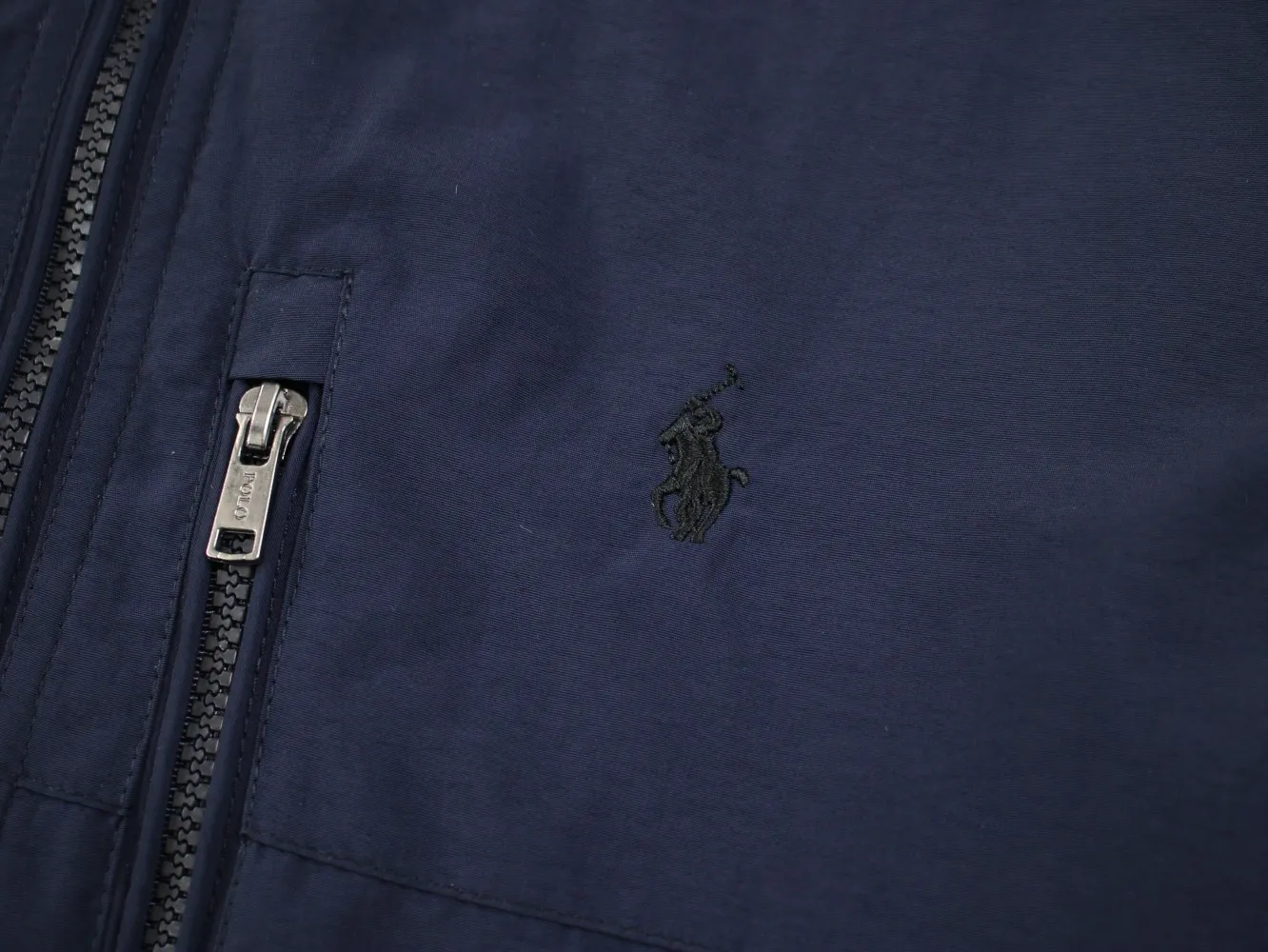 🅿️350 Ralph Lauren Fall New Classic Small Logo Embroidered Hooded Zipper Windproof and Waterproof Jacket 1️⃣ Customized coated fabric, windproof and waterproof, exquisite small logo embroidery on the chest to highlight your personality, and the workmanship details are perfectly controlled! 2️⃣It is very youthful and energetic, and can be easily worn by both men and women. It is very in line with the fashion aesthetic concepts of today's young people! 3️⃣ Full set of customized accessories, complete with three labels, same style for men and women, a must-have for couples. Color: Navy Khaki Size: S, M, L, XL